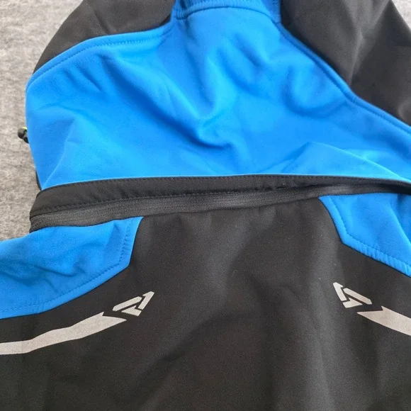 Men's Black and Blue Jacket - Picture 7 of 15